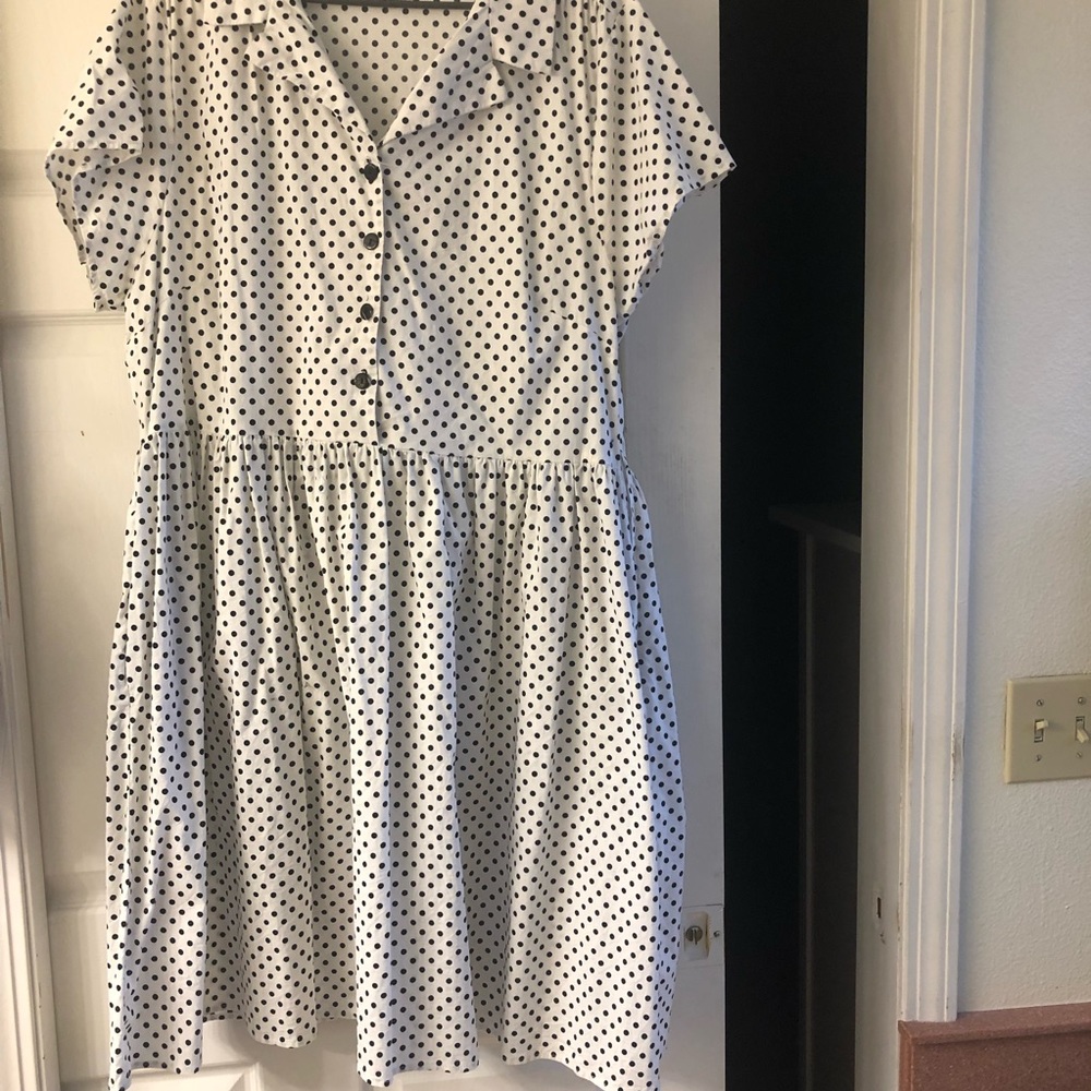 Polka dot adorable dress with pockets